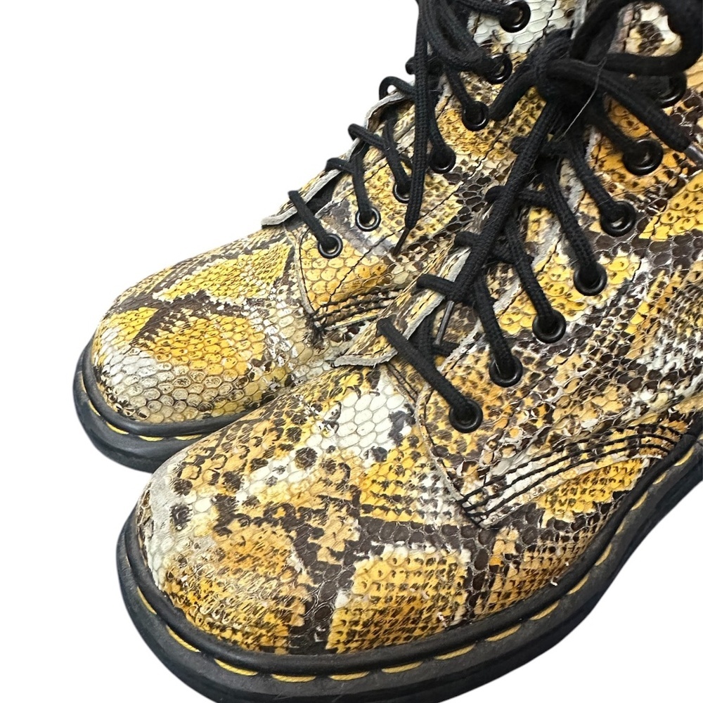 DR. MARTENS VINTAGE SNAKE PRINT ANKLE BOOTS WOMEN SIZE US 9 MADE IN ENGLAND - Picture 4 of 7
